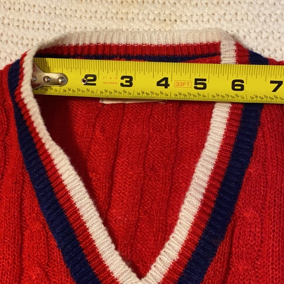 Hanil V-neck sweater, red - Picture 8 of 16